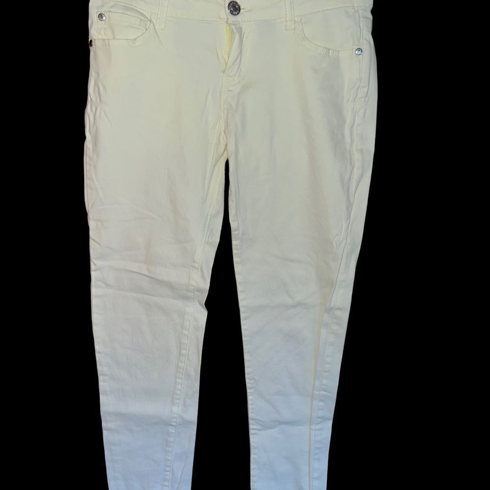 ‎Celebrity Pink Pale Yellow Skinny Jeans junior’s size 9